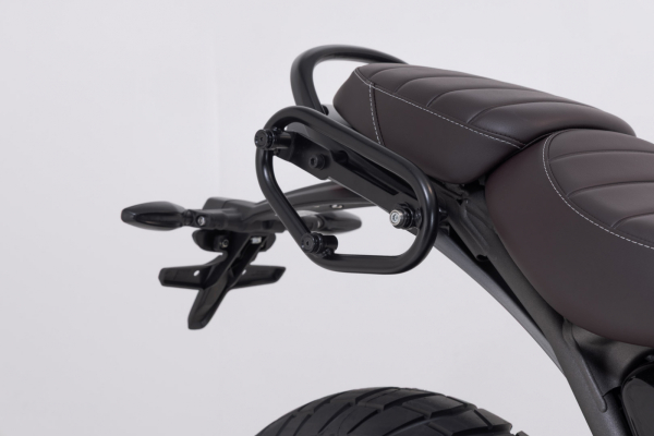 Genta laterala Urban ABS cu sistem fixare 1x 16.5 l. Triumph Scrambler 400 X (23-)., 3