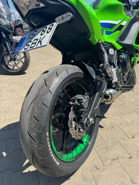 Kawasaki Ninja 650 rulat, 3