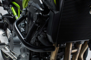 Crash bar negru Kawasaki Z900 (16-).