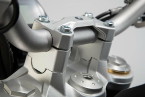 Inaltator ghidon D.30 mm. Argintiu . BMW F 850 GS (18-)