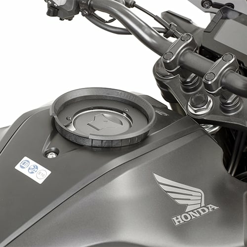 Flansa metalica Givi pentru fixare geanta rezervor BF41