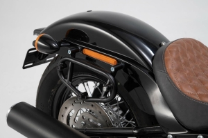 SLC side carrier stanga Harley Davidson Softail Street Bob (18-).