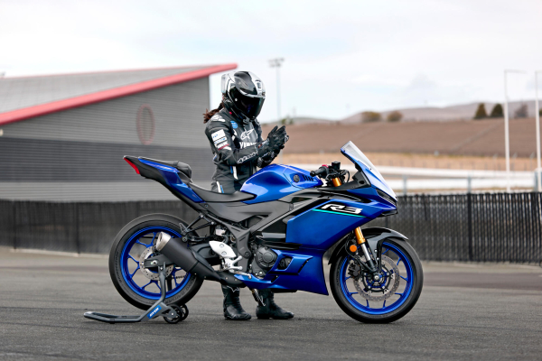 Yamaha R3, 4