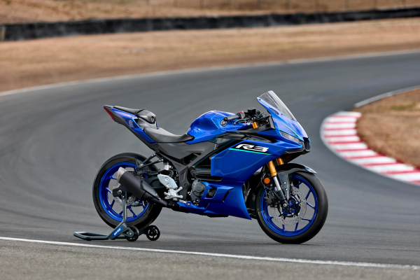 Yamaha R3, 8