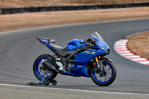Yamaha R3, 8