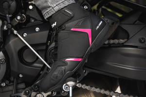 Ghete moto Roadster femei All Season Ixon model Gambler WP LS culoare: negru/fuchsia (roz) (100% waterproof) - Negru/fuchsia (roz) , 37