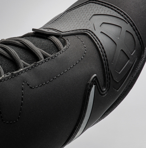 Ghete moto Roadster femei All Season Ixon model Gambler LS culoare: negru - Negru , 38