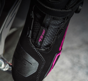 Ghete moto Roadster femei All Season Ixon model Bull 2 WP LS culoare: negru/fuchsia (roz) (100% waterproof) - Negru/fuchsia (roz) , 39