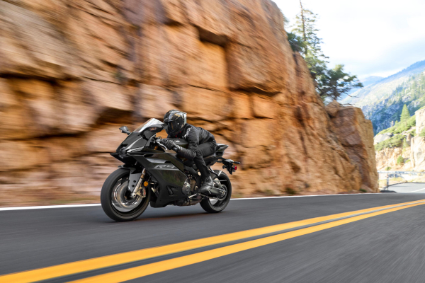 Yamaha R9, 8