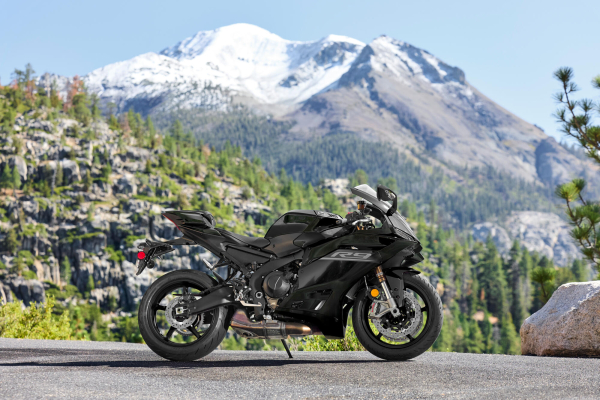 Yamaha R9, 16