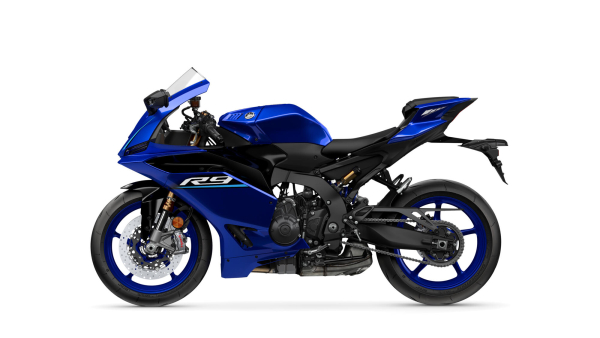Yamaha R9, 17