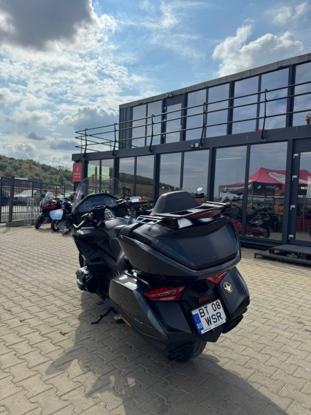 Honda GOLDWING Tour rulat, 6