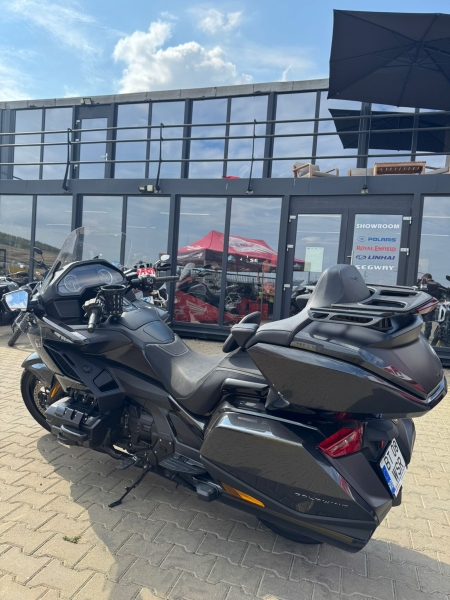 Honda GOLDWING Tour rulat, 9